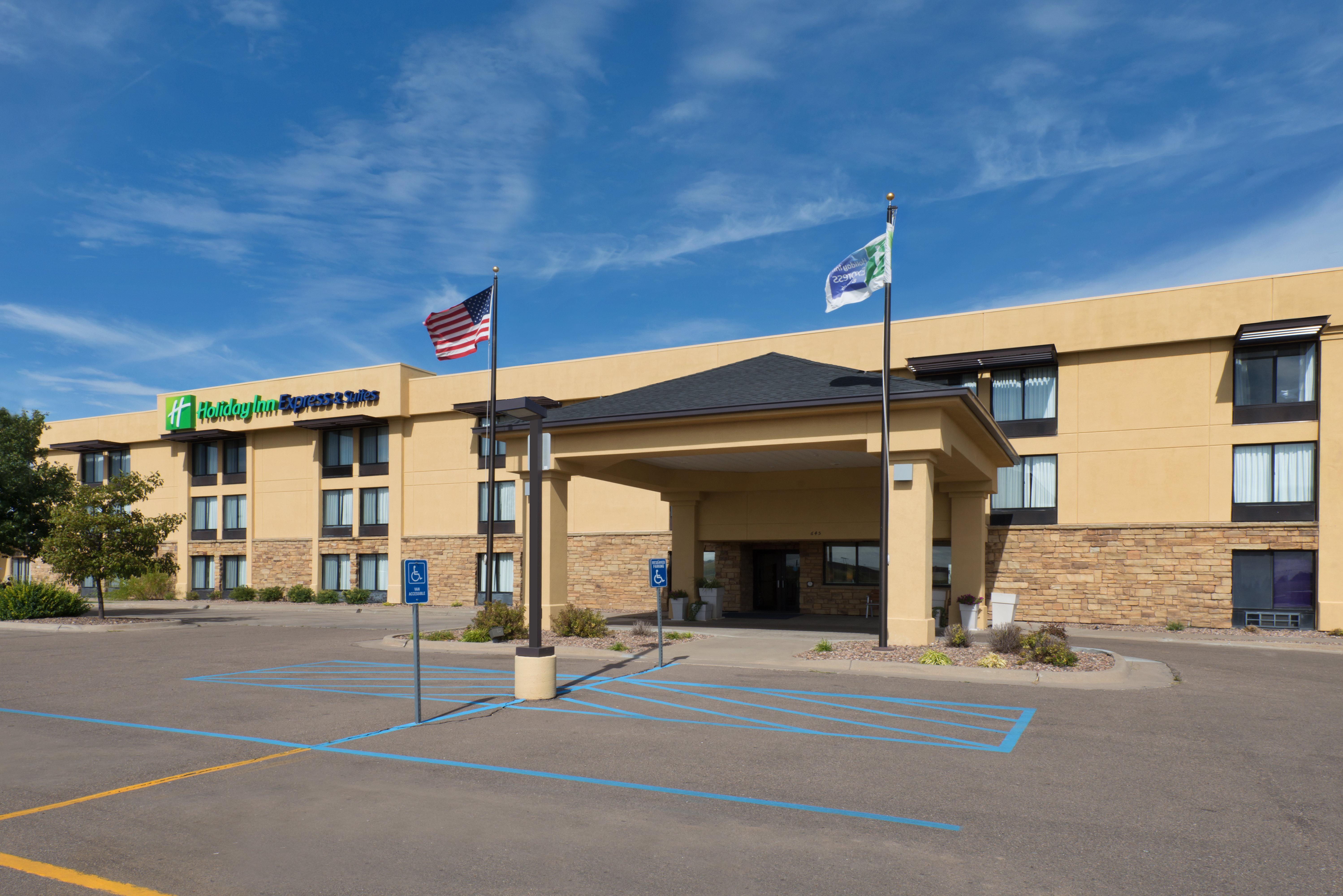 Holiday Inn Express Hotel & Suites Colby, An Ihg Hotel Exteriör bild