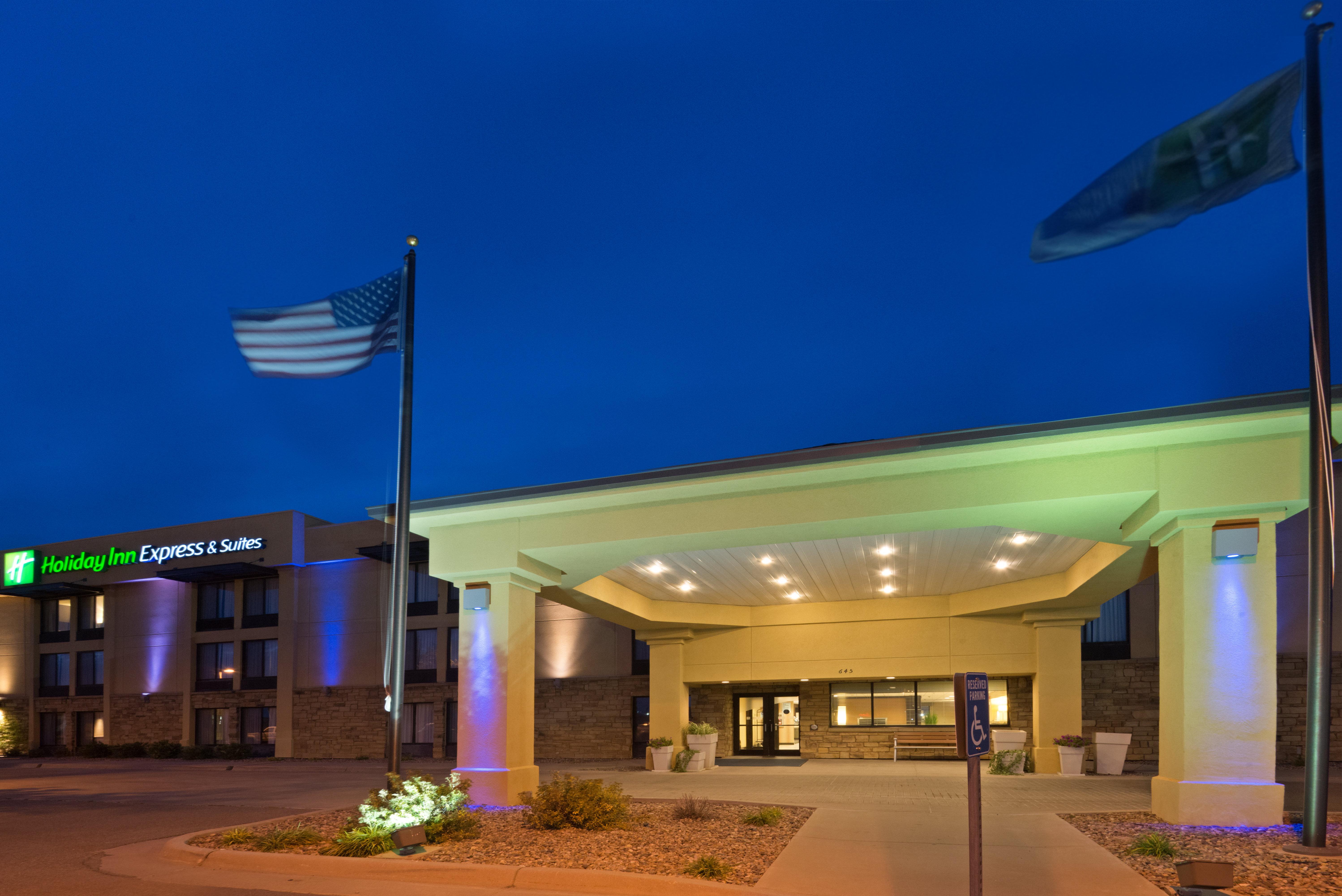 Holiday Inn Express Hotel & Suites Colby, An Ihg Hotel Exteriör bild