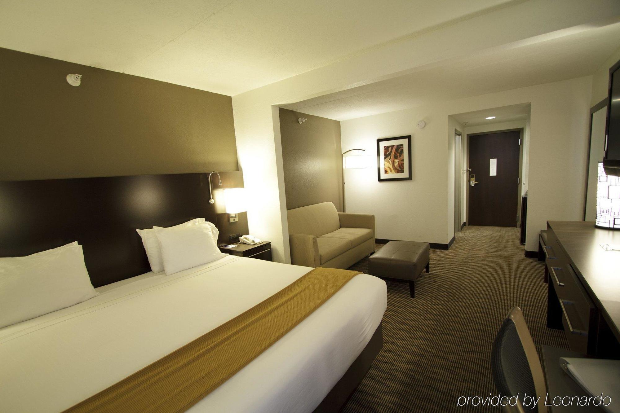 Holiday Inn Express Hotel & Suites Colby, An Ihg Hotel Exteriör bild